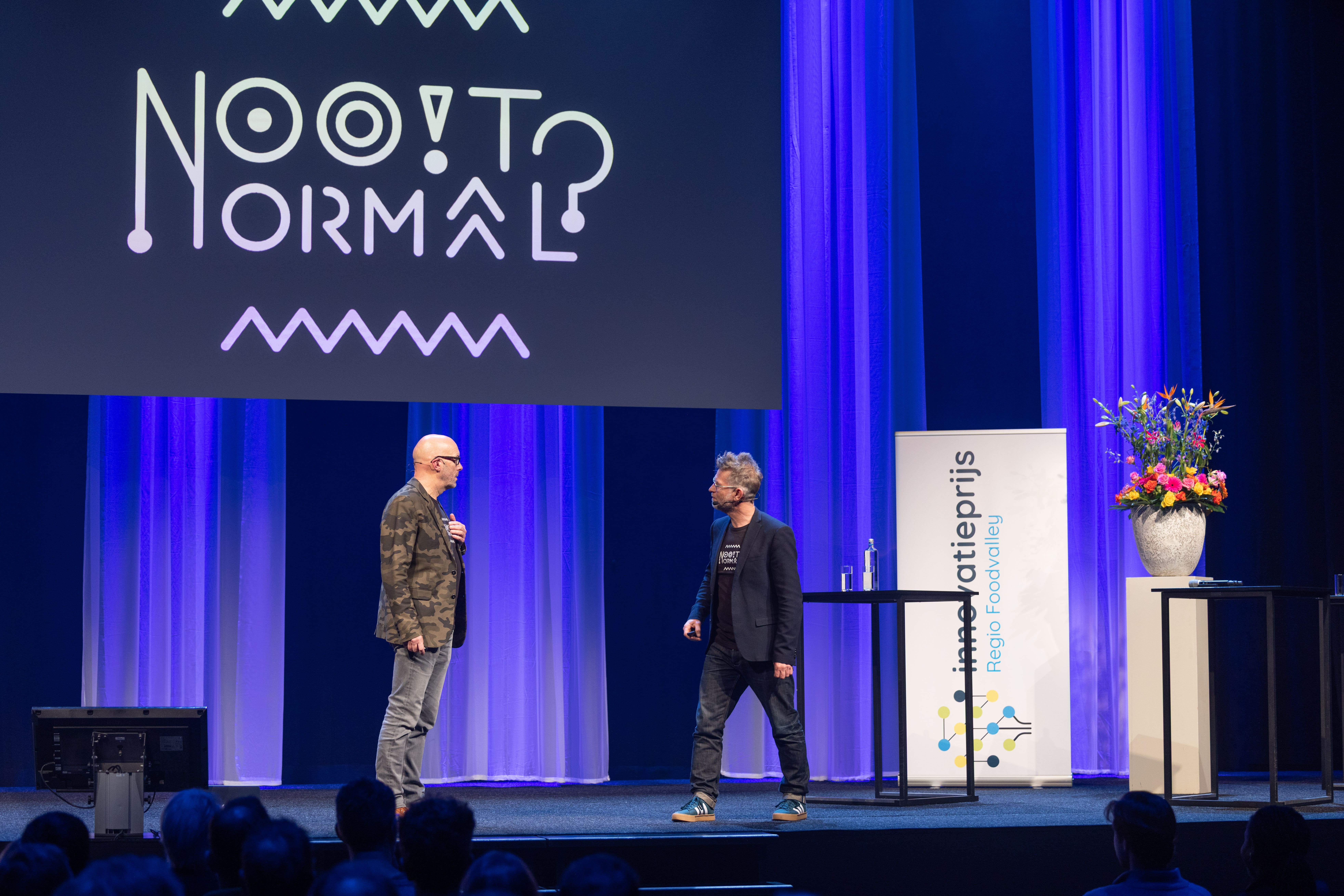 de fountainheads op het podium