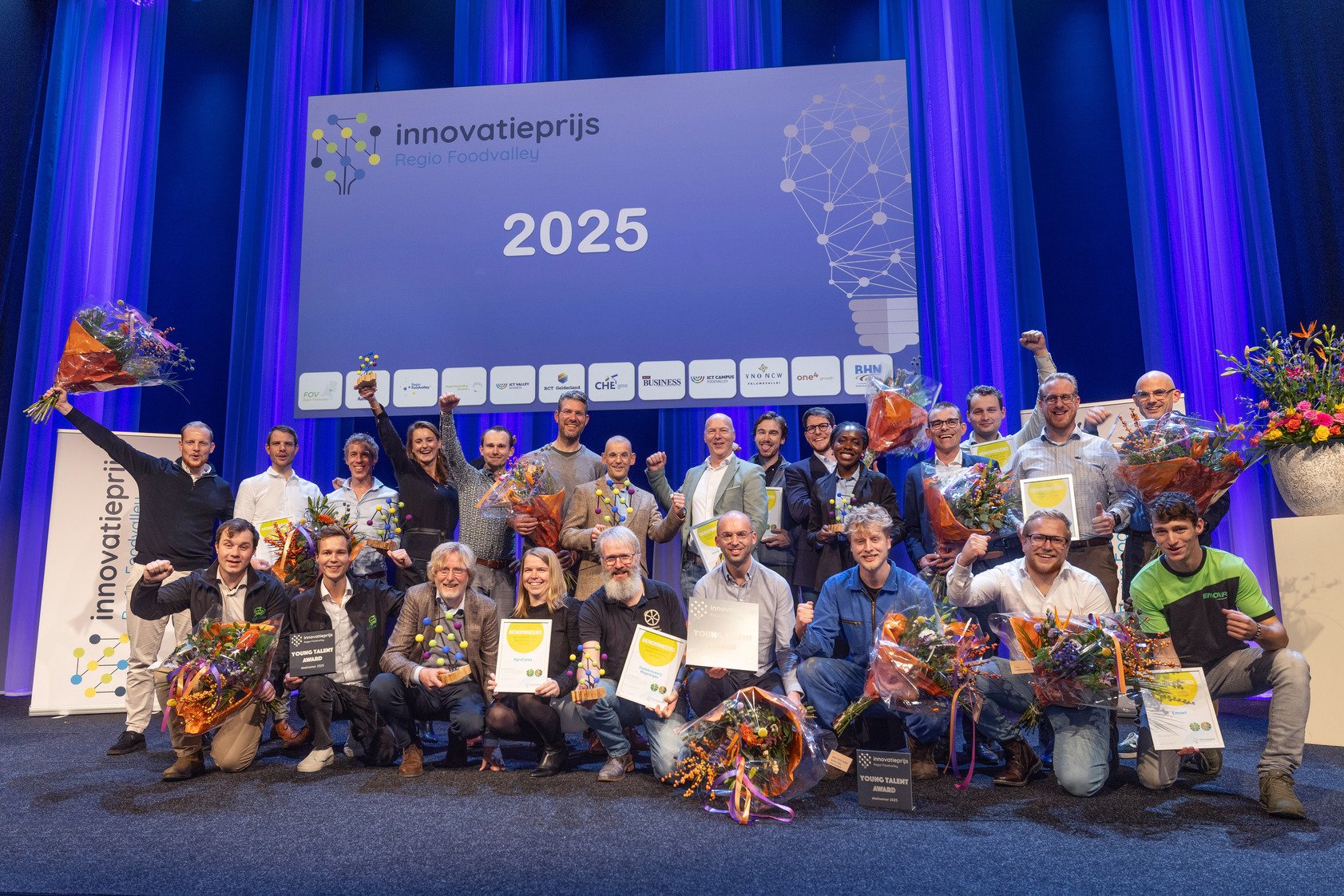Groepsfoto met alle genomineerden Innovatieprijs Regio Foodvalley 2025